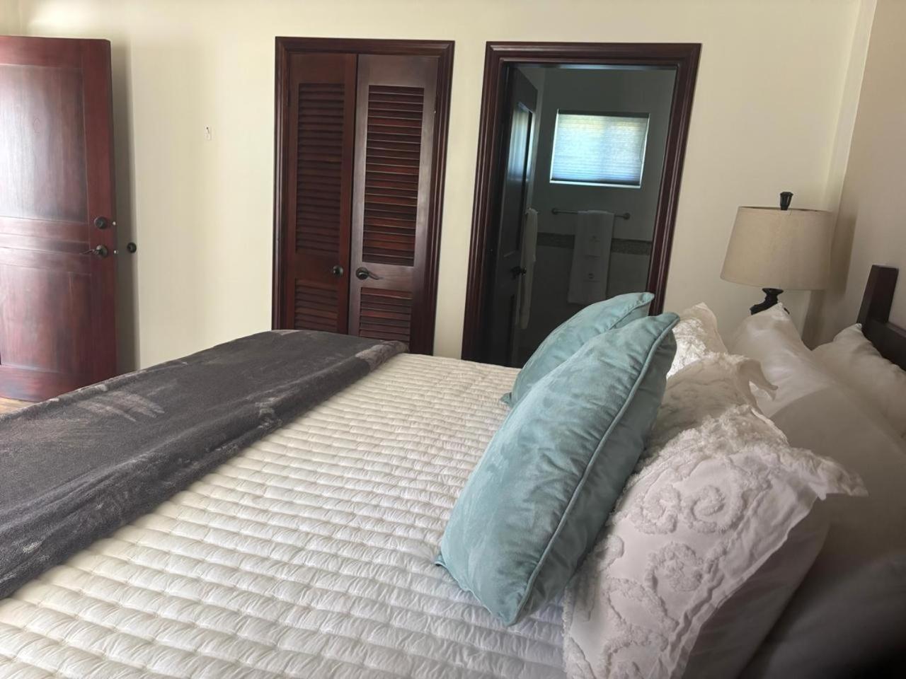 Ashton Court Belize Hotel Belize City Exterior photo