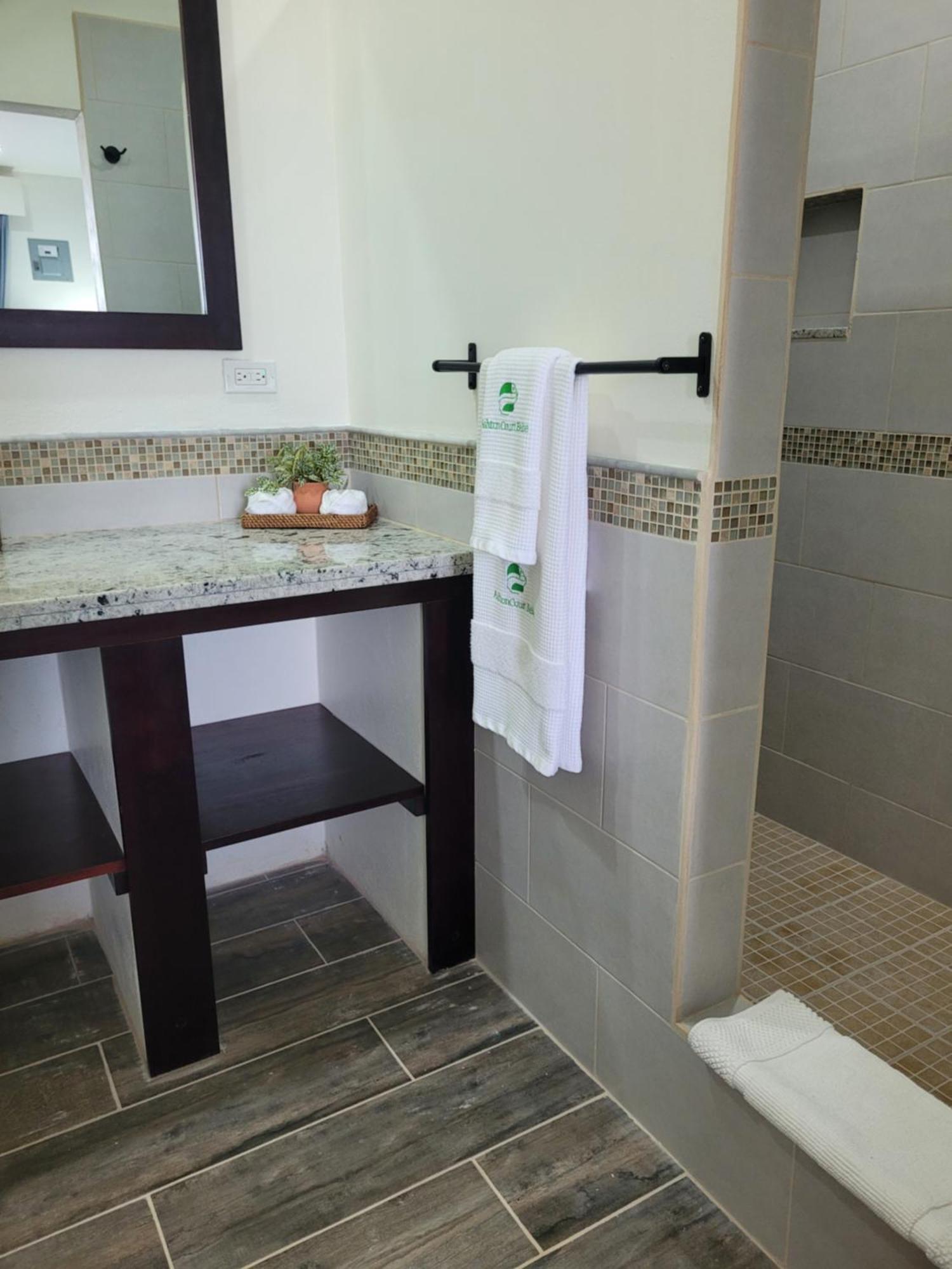 Ashton Court Belize Hotel Belize City Exterior photo