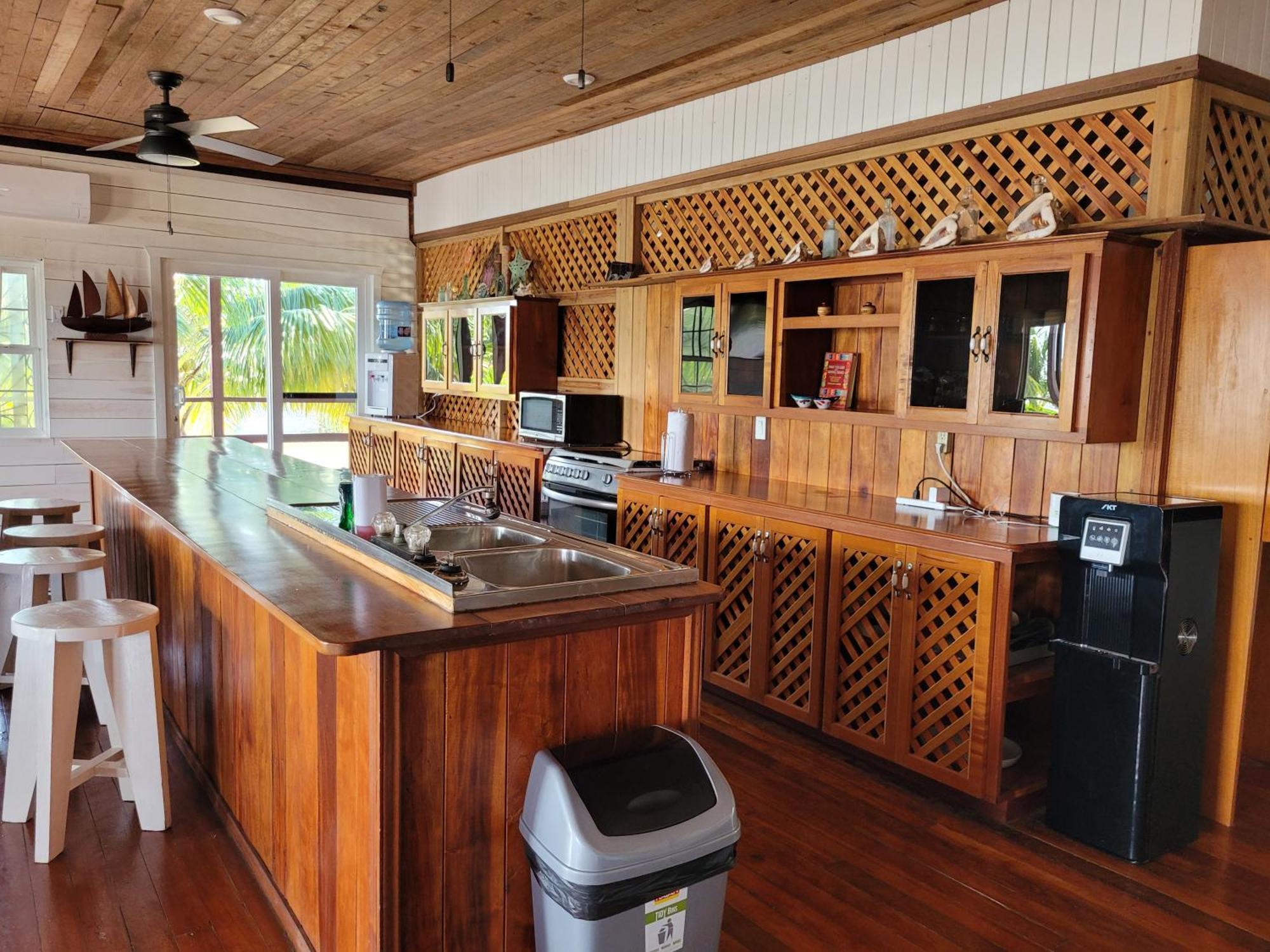Ashton Court Belize Hotel Belize City Exterior photo